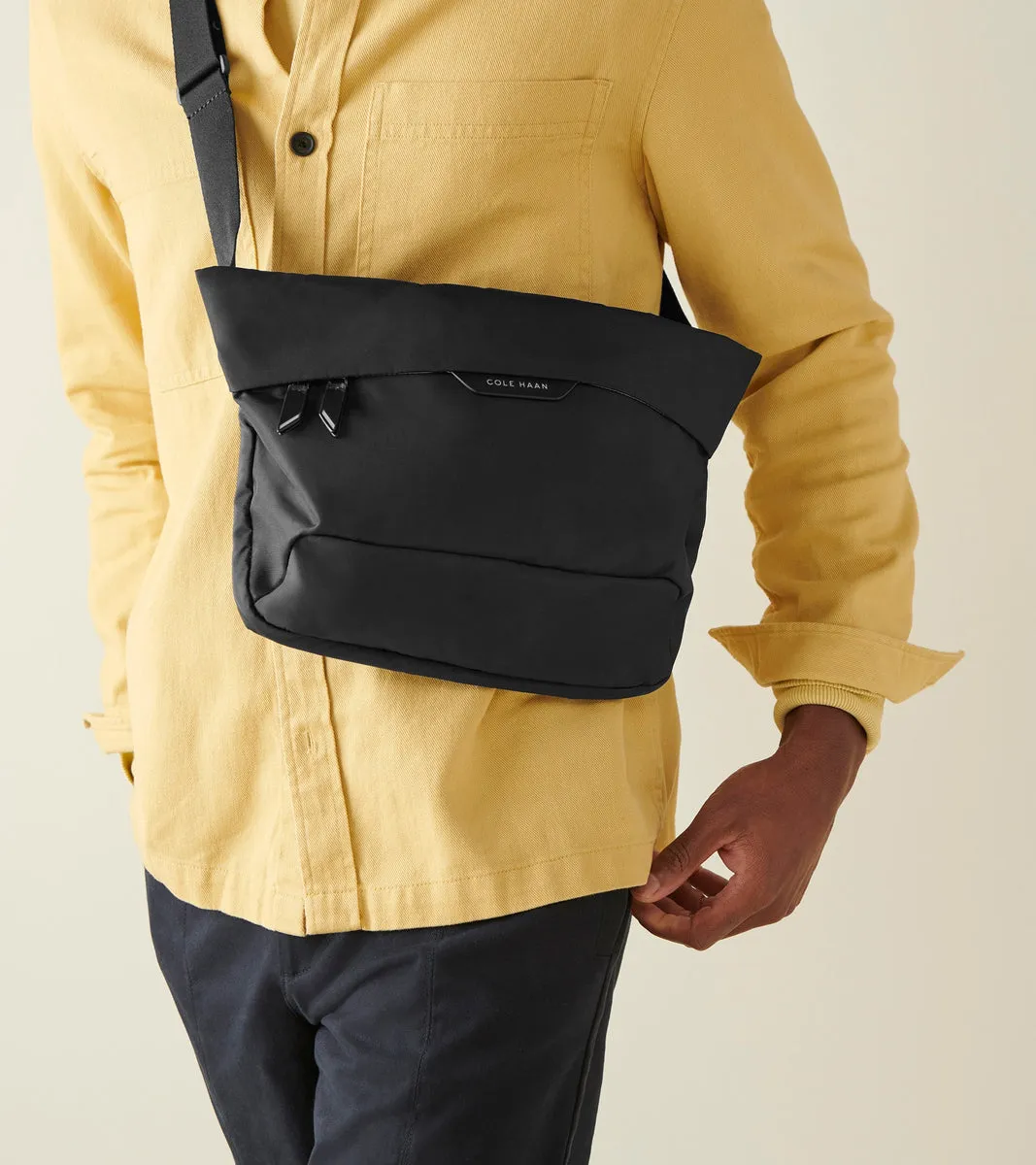 Bandolera Negra Unisex Field Day Sling