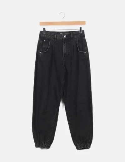 Bershka Pantalón denim negro