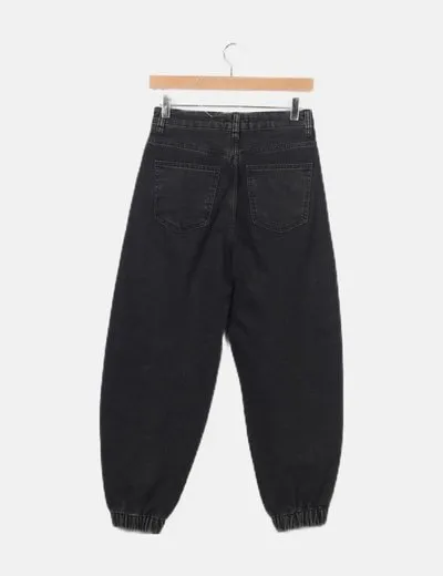 Bershka Pantalón denim negro