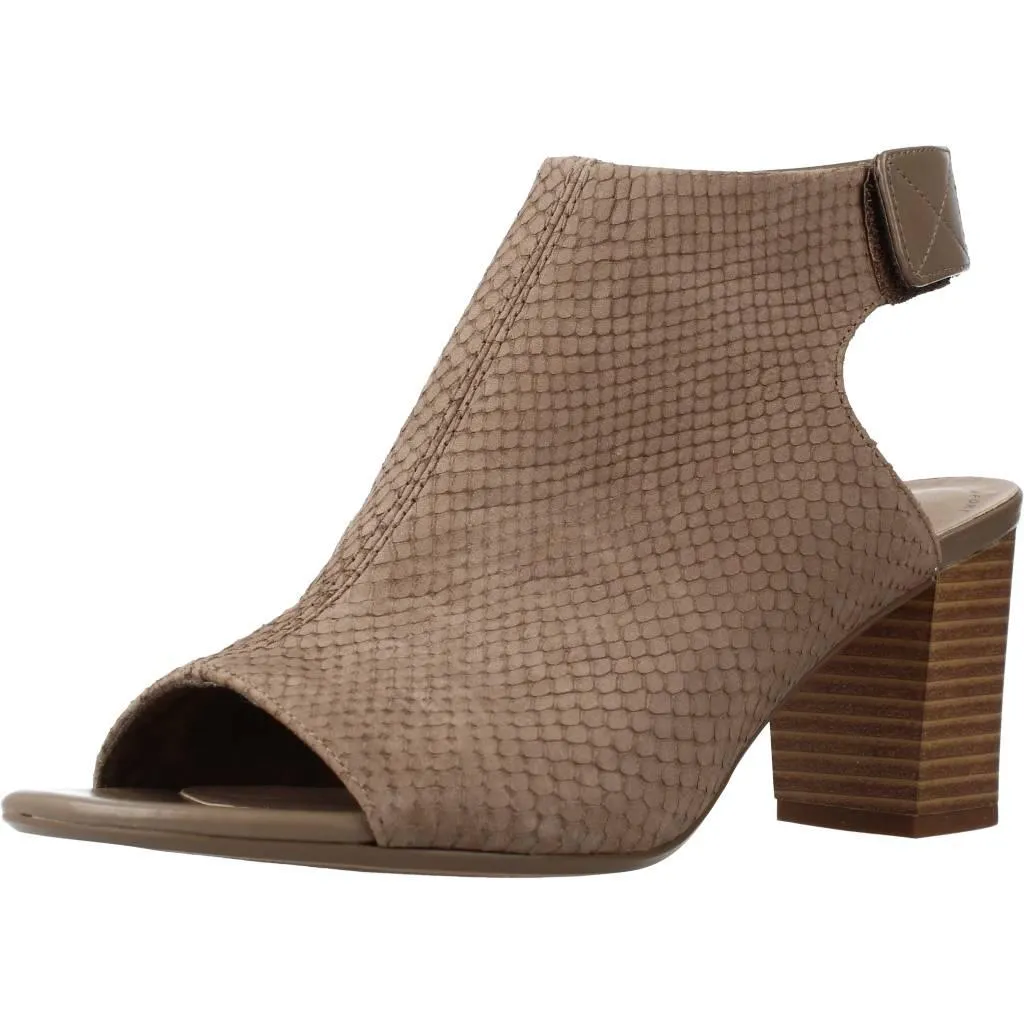 CLARKS DEVA BELL
