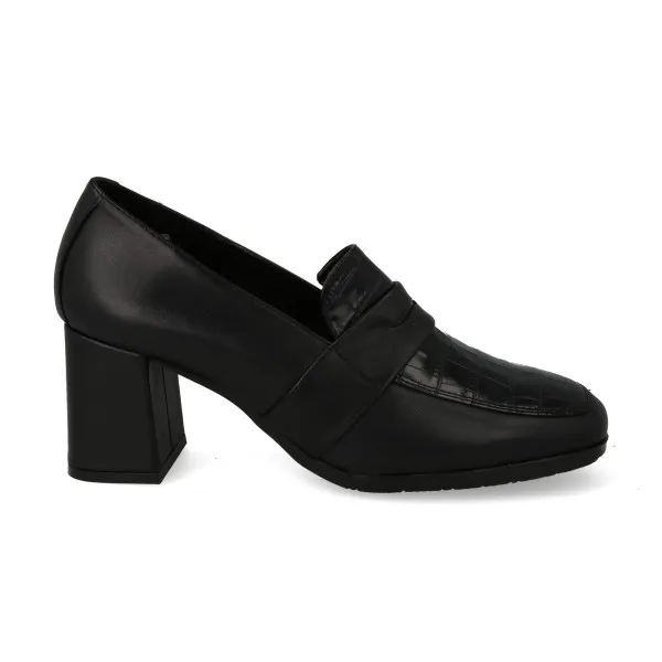 MOCASINES CON TACON MUJER MOD. INDIANA