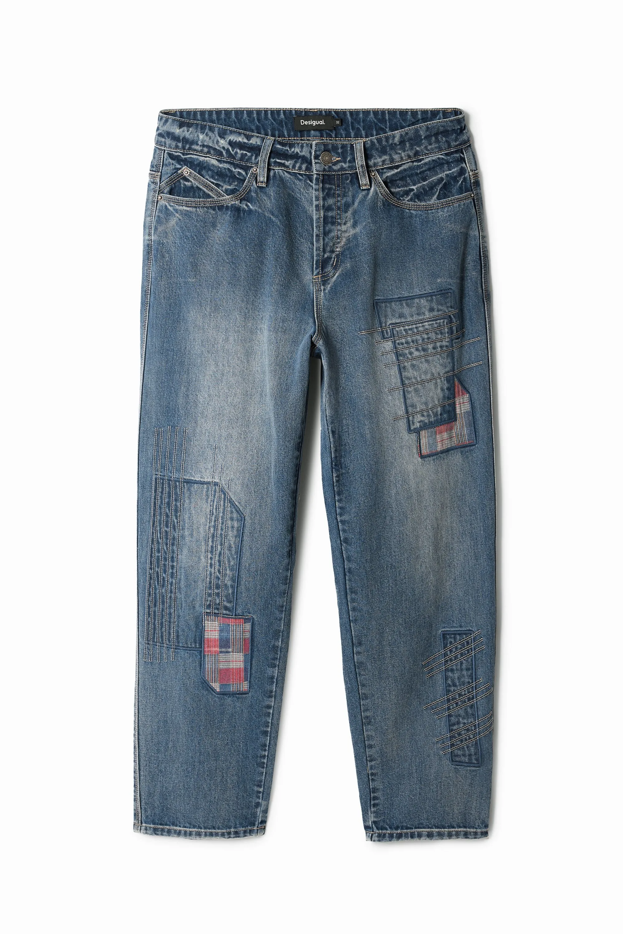 Pantalón denim parcheado
