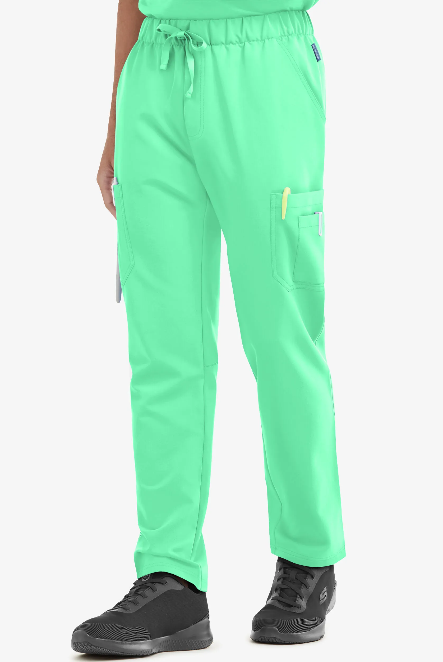 PANTAL&OACUTE;N M&EACUTE;DICO MOVEMENT BY BUTTERSOFT STRETCH HADAR ESTILO CARGO CON 9 BOLSILLOS PARA HOMBRE
