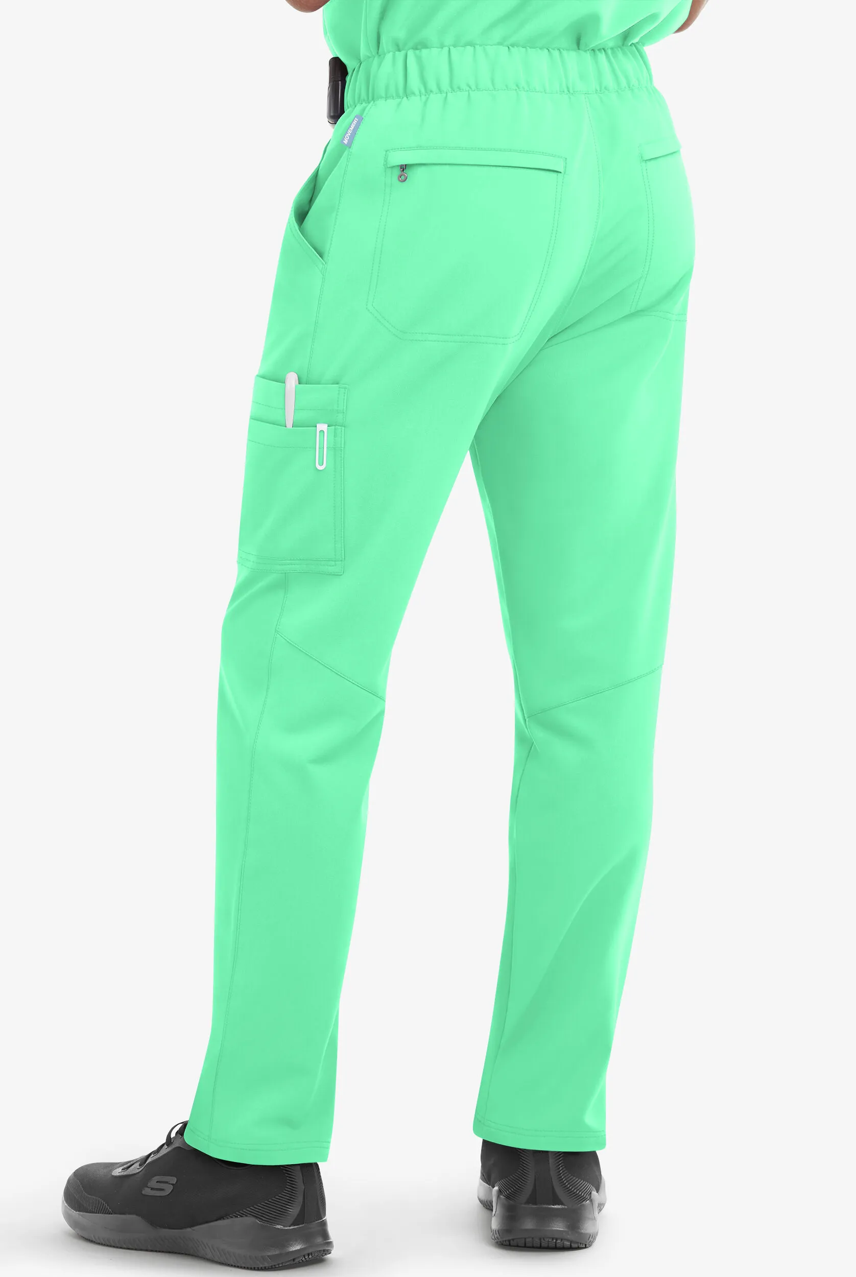PANTAL&OACUTE;N M&EACUTE;DICO MOVEMENT BY BUTTERSOFT STRETCH HADAR ESTILO CARGO CON 9 BOLSILLOS PARA HOMBRE