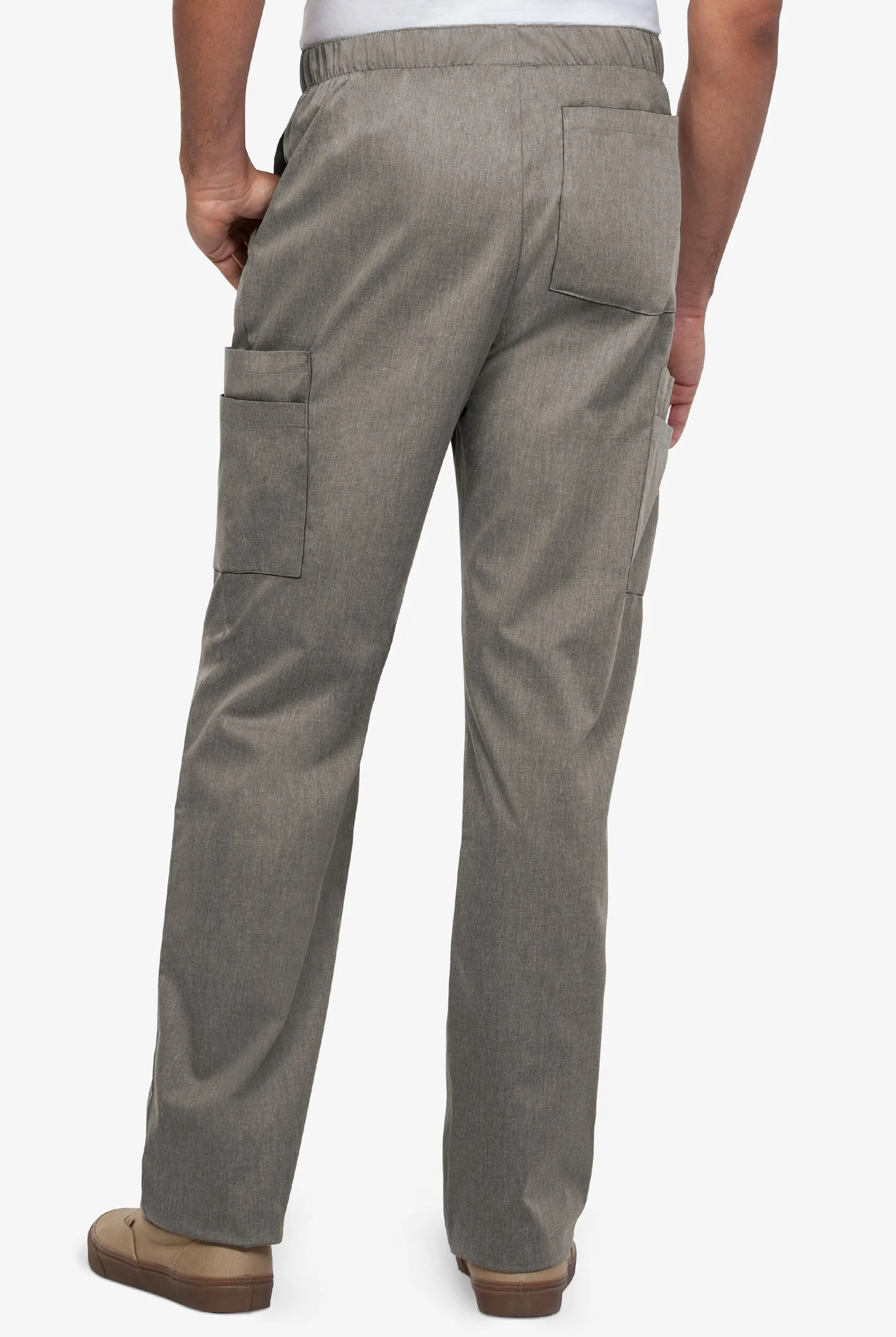 PANTAL&OACUTE;N M&EACUTE;DICO UA BUTTERSOFT STRETCH TALL ESTILO CARGO CON CINTURA EL&AACUTE;STICA Y 7 BOLSILLOS PARA HOMBRE