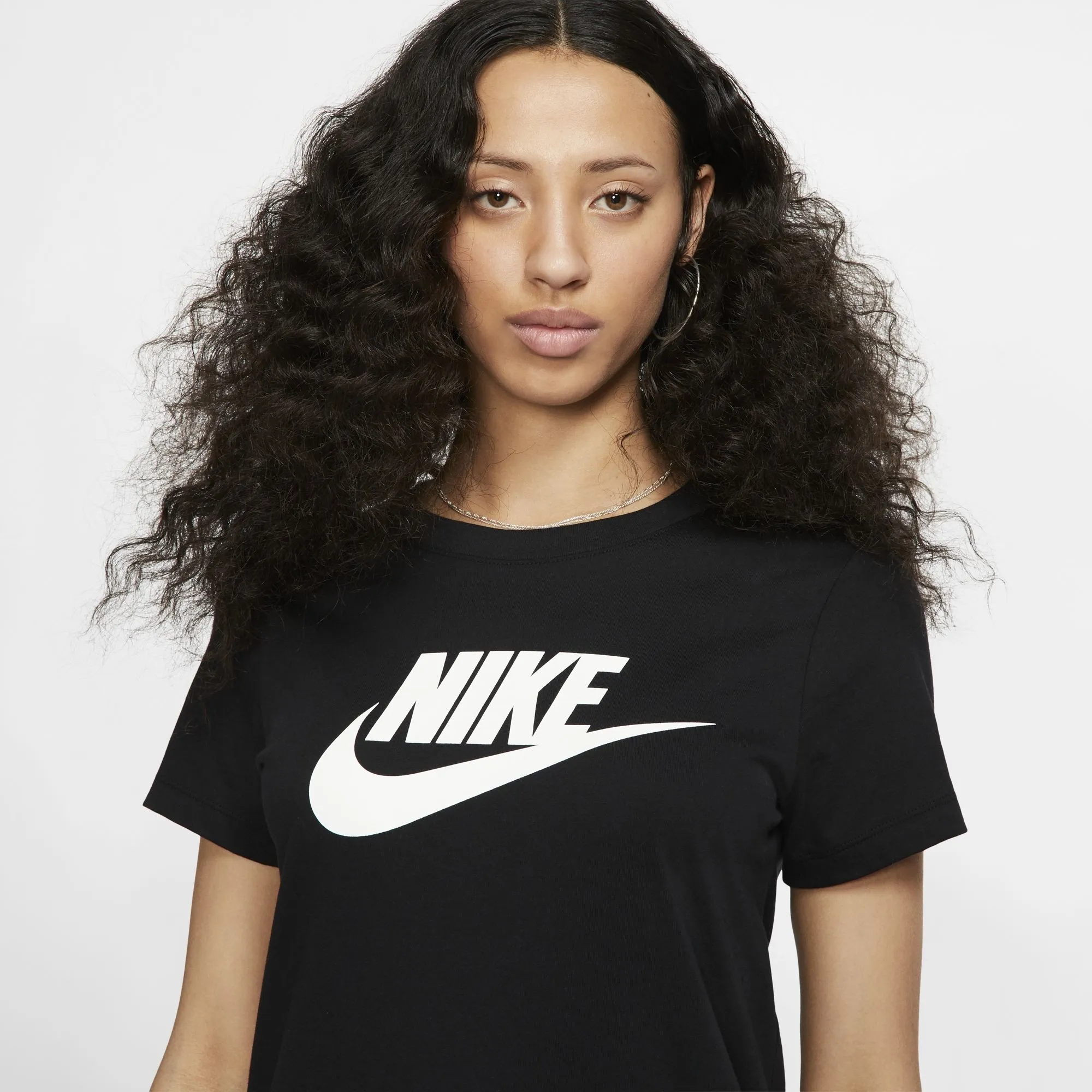 Playera Nike Sportswear Essentials Icon Futura Para Mujer
