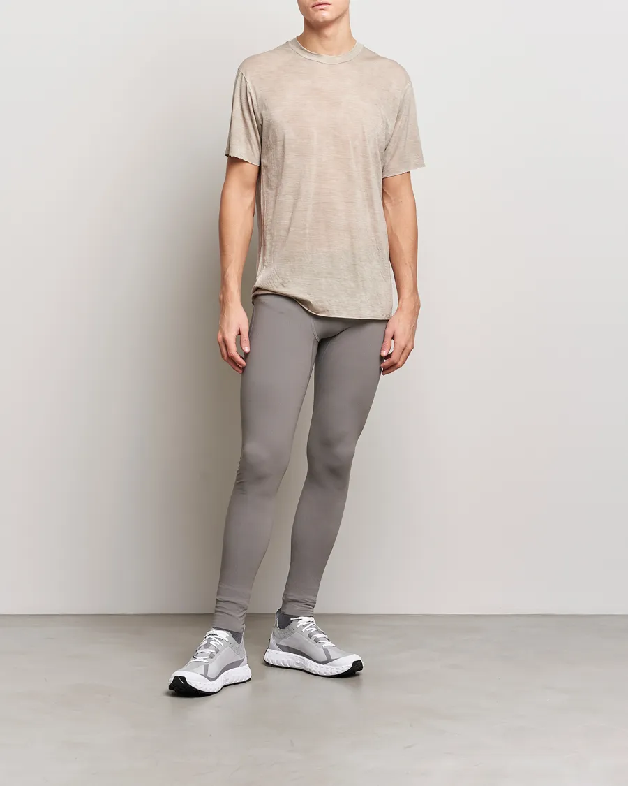 SATISFY CLOUDMERINO TSHIRT SUN BLEACHED GREIGE