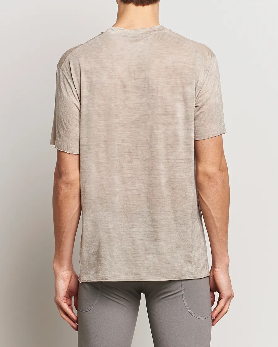 SATISFY CLOUDMERINO TSHIRT SUN BLEACHED GREIGE