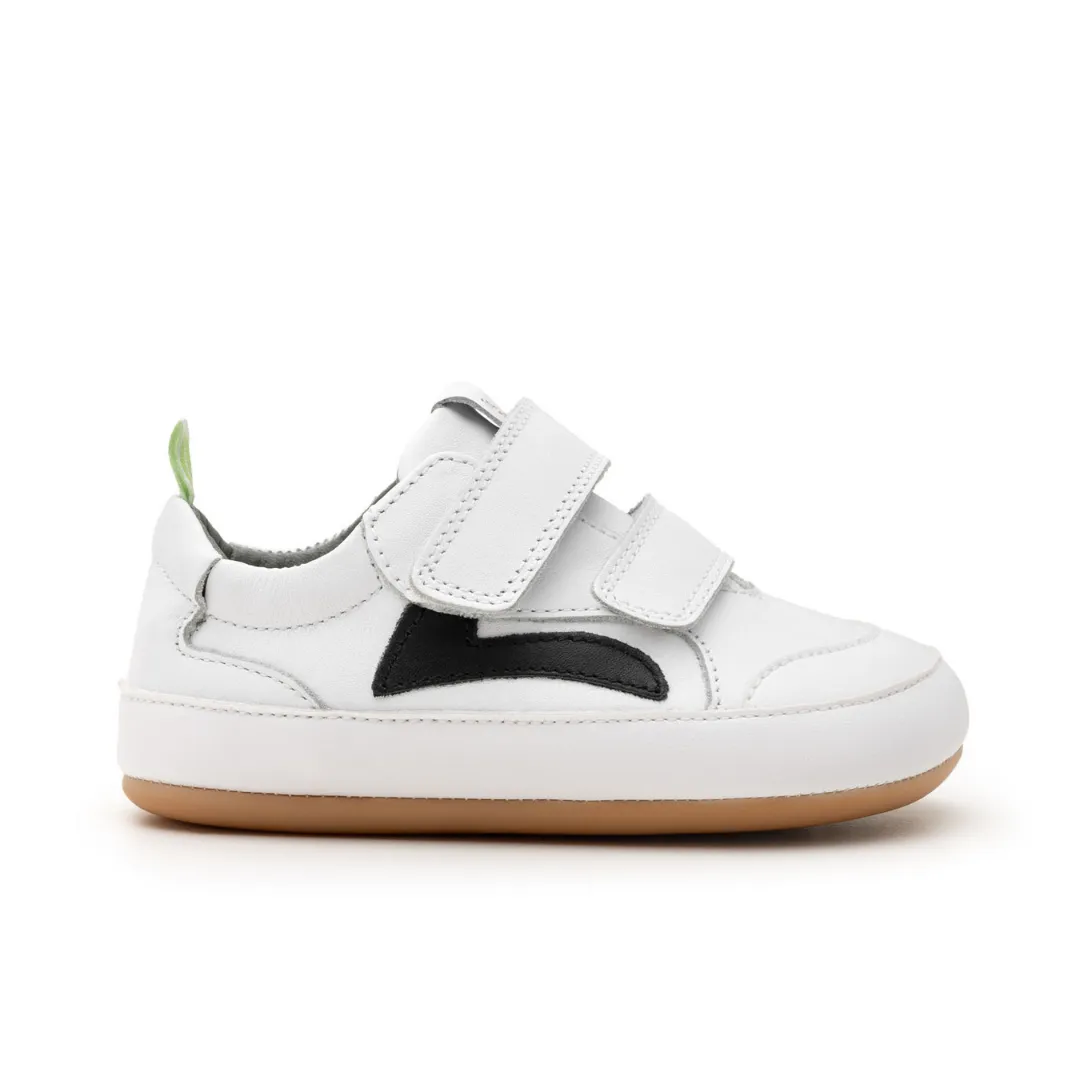 Tip Toey Joey Landy White Black