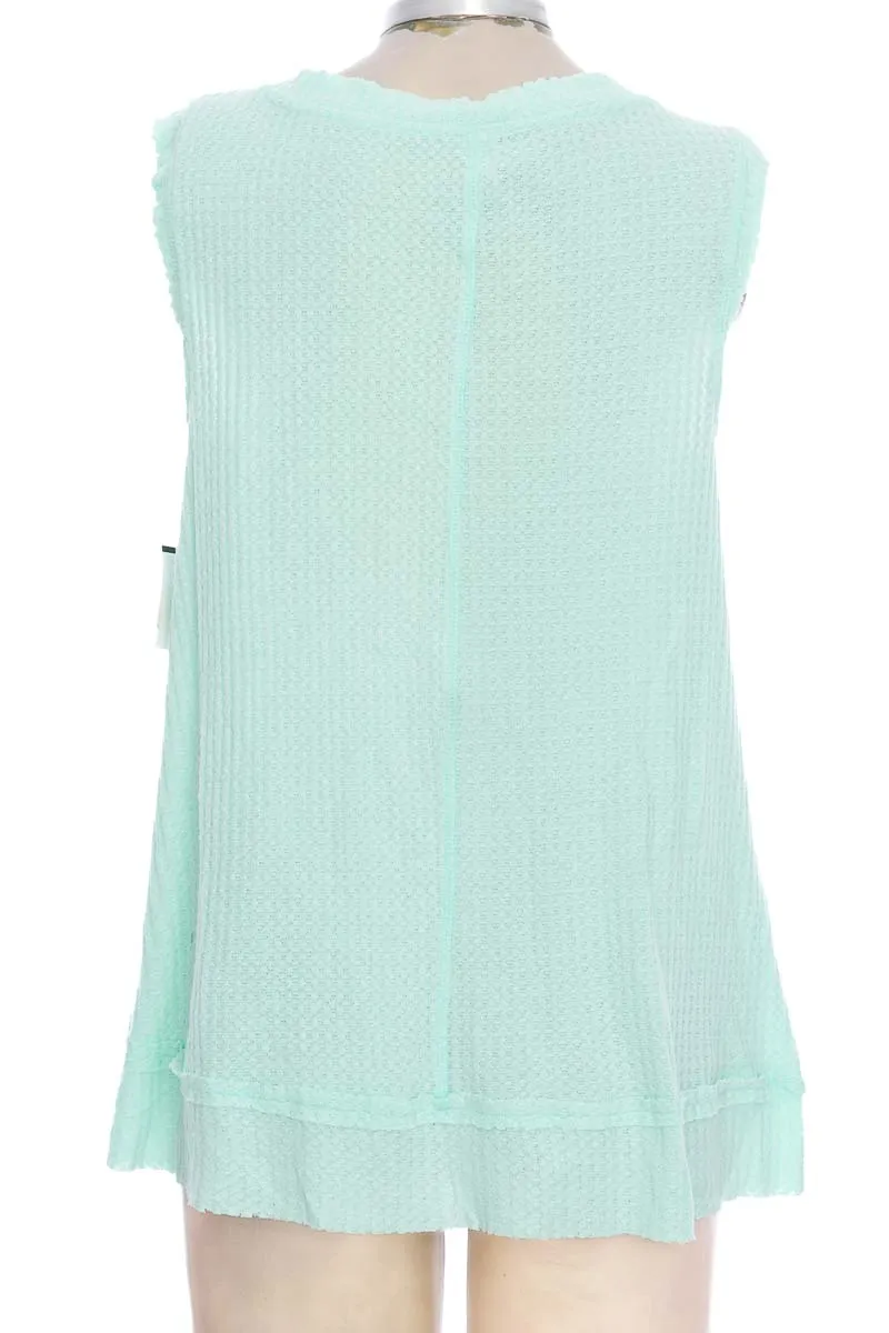 TOP / CAMISETA COLOR VERDE  XHILARATION