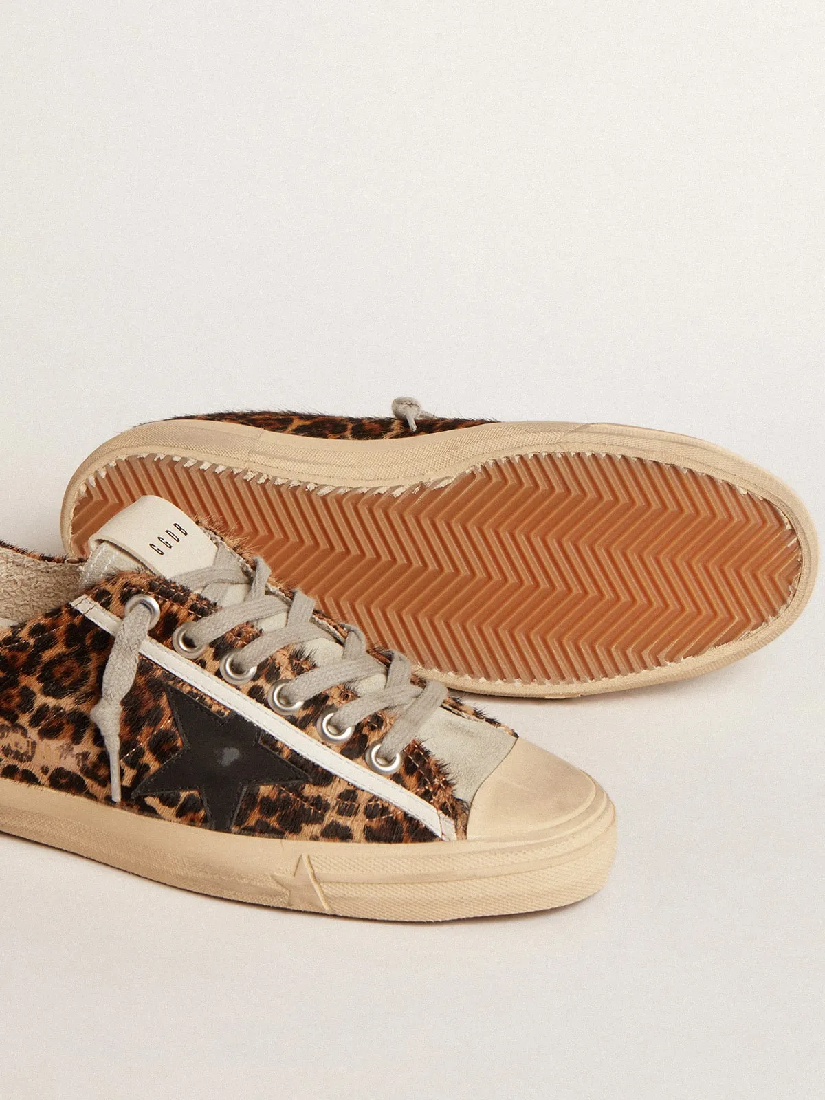 VSTAR DE PIEL EFECTO POTRO LEOPARDO CON ESTRELLA Y REFUERZO DEL TALóN DE PIEL NEGRA