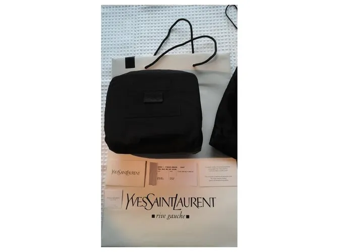 Yves Saint Laurent Y CORREO Negro 