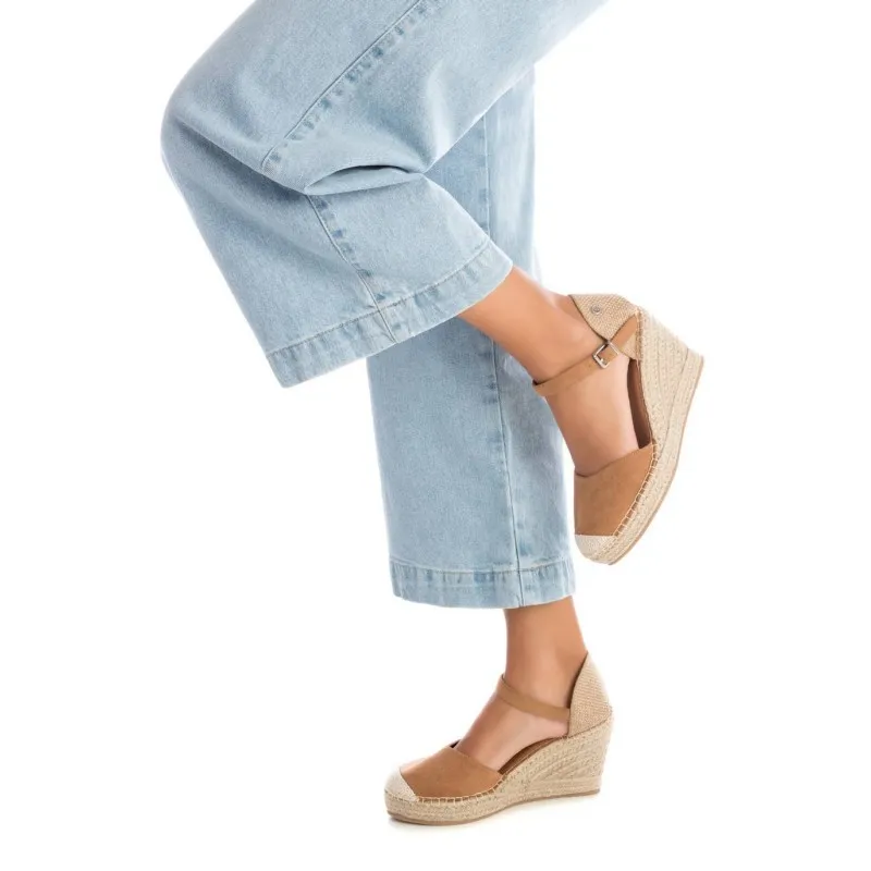 Zapato de mujer XTI 142382 Camel